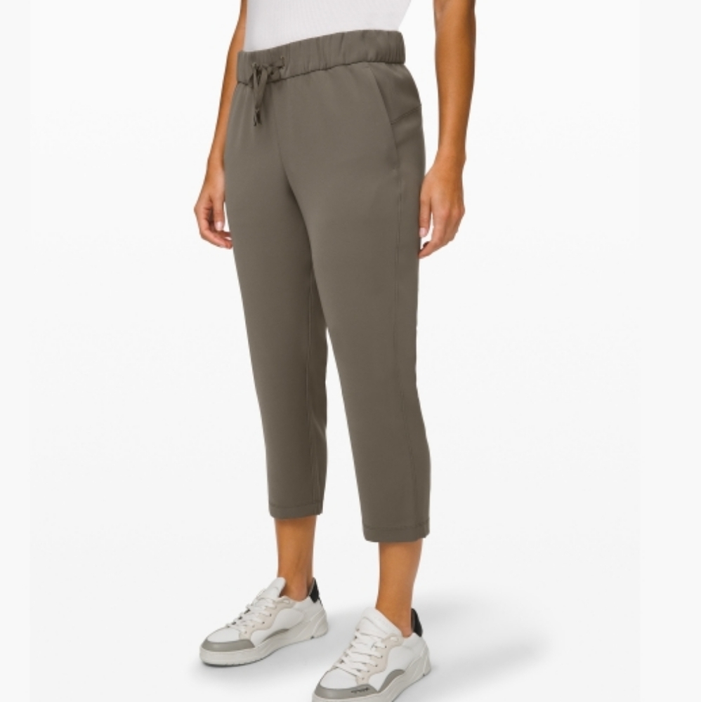 🆕️Lululemon On The Fly Crop